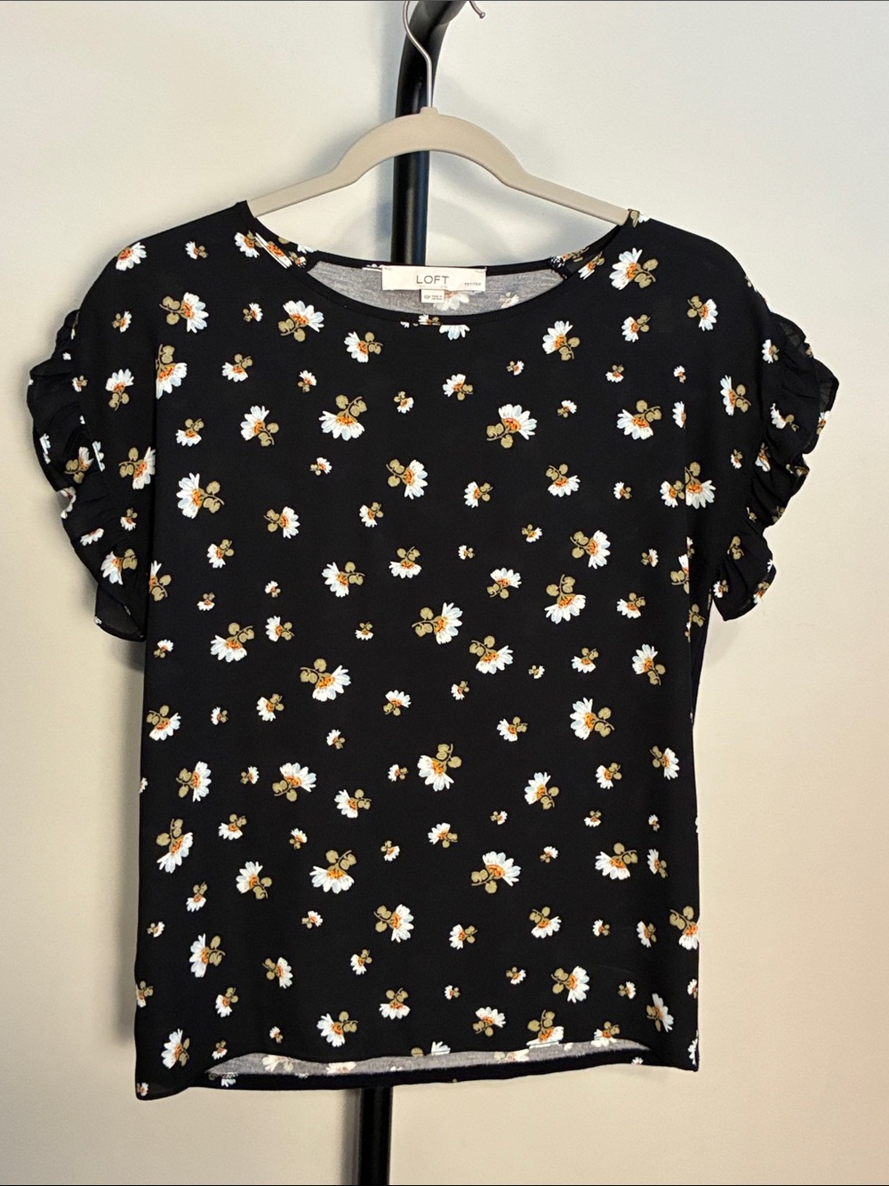 LOFT Black Floral Ruffle Short Sleeve Tee XS Petite